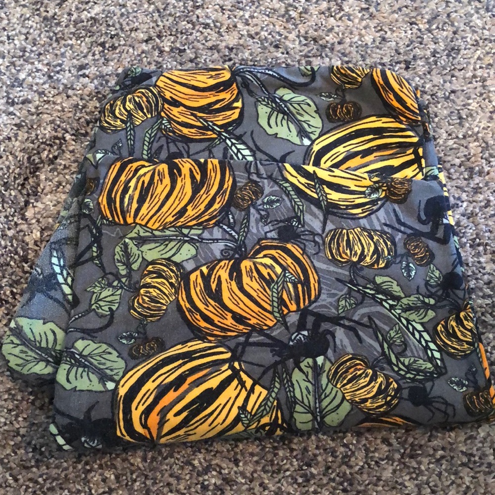 Used TC2 pumpkins and spiders